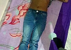 इंडियन बीवी ने बेडरूम में पति के दोस्त को चोदा