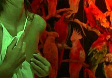 मेरी हॉट ब्रुनेट गर्लफ्रेंड को मस्ती करते देखकर मज़ा आता है