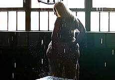 mistress delicious, show me that sexy striptease?