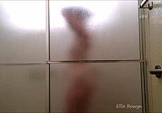 i'm ellie rowyn, jion me in the shower for ass shaking