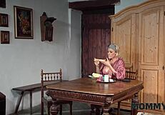 मम्मी4के: सौतेली बेटी के बीएफ का बड़ा लंड माँ ने लिया 😱