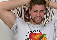 Handsome Aussie coach turned gay in fitness!