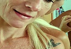 Beautiful Milf Achieves Orgasm in Homemade Couple Scene!