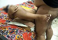 मैं बेडरूम में इंडियन मेड के साथ वाइल्ड एक्सएक्सएक्स एक्शन चाहती हूँ