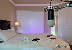 Milf Jess Ryan Shows!