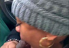 स्नोबोर्डर लड़की चूसने से पहले तड़कती फिर एपिक डीपथ्रोट देती