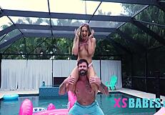 Tiny girlfriend used as dumbbells then gets orgasmic spells