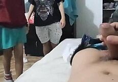 Me descubren teniendo sexo con mi hermanastra en el ass