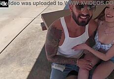 मायरा मोन करती है, 'ओह, मेरा टाइट ग्रिप हर ड्रॉप को स्क्वीज़ करता है!'