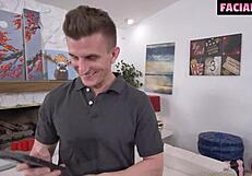 अरे! डॉर्म स्लट दो लड़कों से स्पिटरोस्ट हो गई