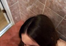 बस देखा ये कर्वी टीन 18+ कपल. उसने उसका थ्रोट हार्ड फक किया और रिम्ड भी मिला!