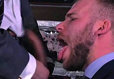 शानदार बिजनेसमैन गीले ब्लोजॉब और रफ गांड चुदाई में डूबे आफ्टर ऑवर्स