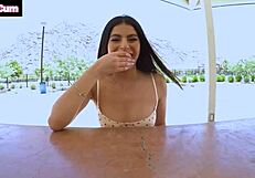 एंजल पार्टनर के साथ एक इंटिमेट मोमेंट एक्सपीरियंस करती है इस सीन में।