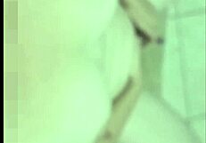 adoro massagem nos seios depois de um dia de trabalho