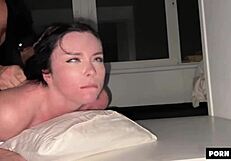 बड़ी छाती वाली छोटी जवान लड़की 19 के बाद जोरदार चुदाई