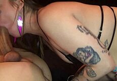 इस ब्रूनेट मिल्फ को बड़ा लंड चूसते देख मैं पागल हो गया