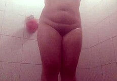 yo, caught this colombian secretary cleaning cum off in shower! 🛁