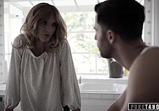 प्योर टैबू! बुरी लेस्बियन स्टेपमॉम ने हॉट स्टेपसन को डेट के लिए इस्तेमाल किया!