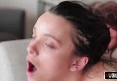 बड़ा लंड छोटी राजकुमारी की तंग चूत कम से भर देता है