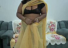 देसी साड़ी आंटी ने वाइल्ड डिस्प्ले में टिट्स दिखाए!