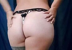 Sexy Mexicana Bailando en Lencer�a Ense�ando Culo y Tetas