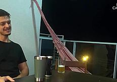 शादीशुदा को हॉर्न के सामने लंड चूसने को लगाया