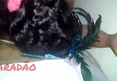 Porra no cuzinho, she says during the handjob