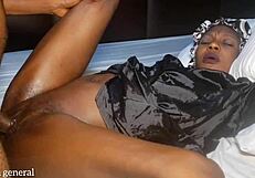 खूबसूरत छोटी स्टेप सिस्टर्स की गांड को बड़े काले लंड ने चीरकर खाया