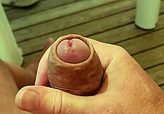 बहुत हॉर्नी, कैम्पिंग में मोबाइल होम टेरेस पर लगभग कमिंग