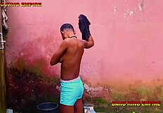 लोकल बाथरूम में स्लिम बिगटिट्स के साथ सेक्स, फिर से करने को बेताब