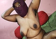 Hey, I got my shy stepsister in the bath to screw her hard