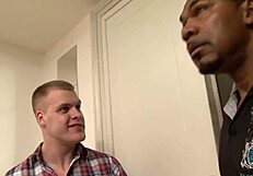 सौतेला भाई माया वूल्फ को ब्लैकमेल कर जंगली चुदाई के लिए मजबूर करता है