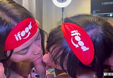 Paguei a Pizza Fodendo as Duas Entregadoras Rabudas Gostosas