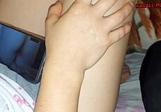 पॉर्न देखकर उसकी चूत टपकती है वह रफ फकिंग के लिए भीख माँगती है!