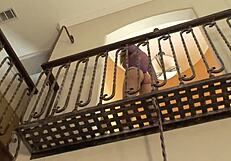 ब्लॉन्ड सौतेली बेटी बोली, मुझे लंबे काले लंड बहुत पसंद हैं