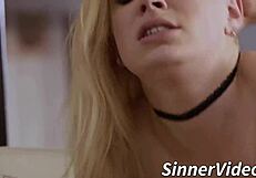 देखो Bimbo ने गंजे आदमी को चोदा और चूत पर मल गिरा?