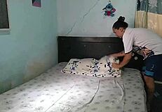 प्रेग्नेंट फोरमैन की वाइफ मेरे साथ लेस्बियन सेक्स चाहती है