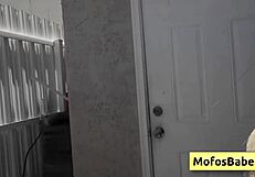 सेक्सी ब्रूनेट एंजेलिना मून बड़ा डिक चूस रही है, डीप स्लाइड, ओप्स