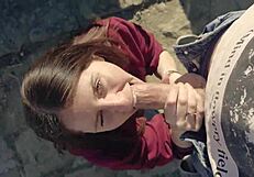 एमेच्योर स्लट आउटडोर स्ट्रेंजर से डीपथ्रोट क्रेव कर रही