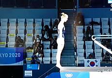 Gorgeous girls with perfect asses in ornamental jumps.