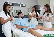 लातीना सौतेली बहनें आपसी मसाज का मजा लेती हैं