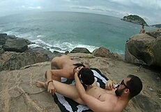 Fui Na Praia Naturista for Wild Outdoor Sex with Brunette