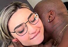 Chupei Bem Gostoso O Negão Dotado Enquanto Meu Namorado Filmava Tudo Jefão