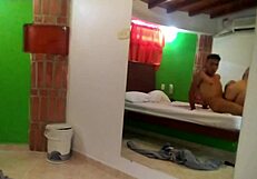 मेरी हॉर्नी लातीना हॉटवाइफ मोटल में खड़े होकर जोर से चोदी गई।