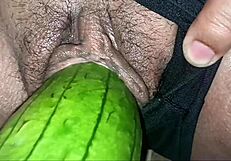 परिपक्व कूगर युवा 18+ आईटी टेक को क्रीमपाई के साथ लुभाती है!