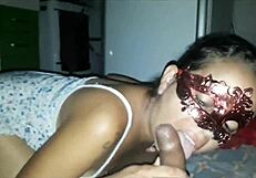 Casadinha do bairro faz sexo gostoso e pede pra seu comedor goza dentro da sua bucetinha e ainda brinca com a porra