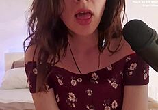 Hermanastra pide follar tras masturbar en sofa