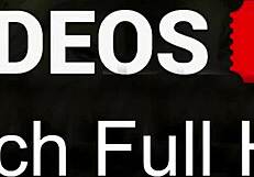 पतली टीन ने शॉपिंग मॉल में पब्लिक पेशाब के साथ गीले जींस फ्लैश किए