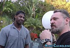 ककॉल्डिंग बेब ह्यूज बीबीसी लेती है इंटेंस ह्यूमिलिएशन के लिए