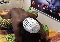 देखो ये रफ काला कपल जोर से चुदाई करते हुए चिल्लाते हैं?